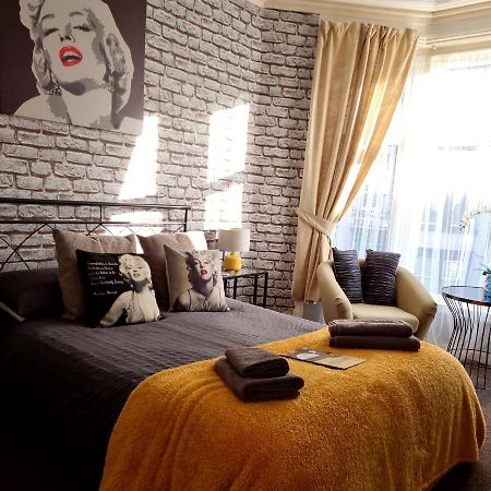 Lynbar Hotel Μπλάκπουλ Εξωτερικό φωτογραφία