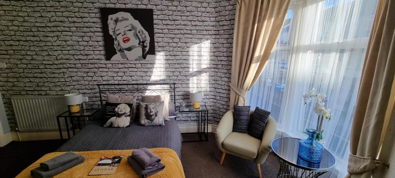 Lynbar Hotel Μπλάκπουλ Εξωτερικό φωτογραφία