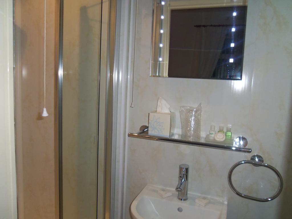 Lynbar Hotel Μπλάκπουλ Εξωτερικό φωτογραφία